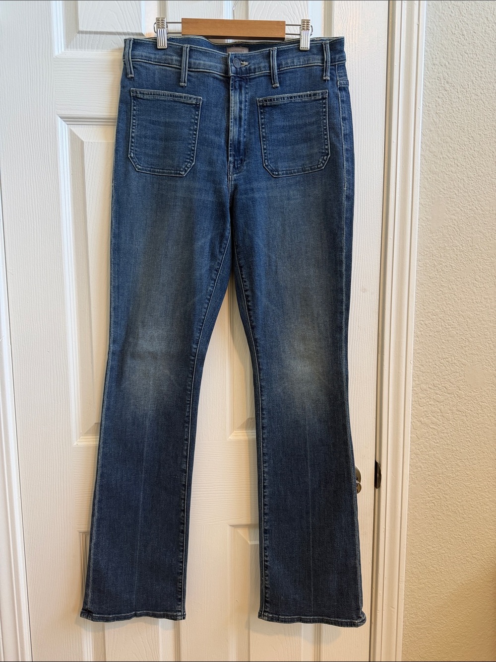 MOTHER Flared Jeans in Dark Blue Wash